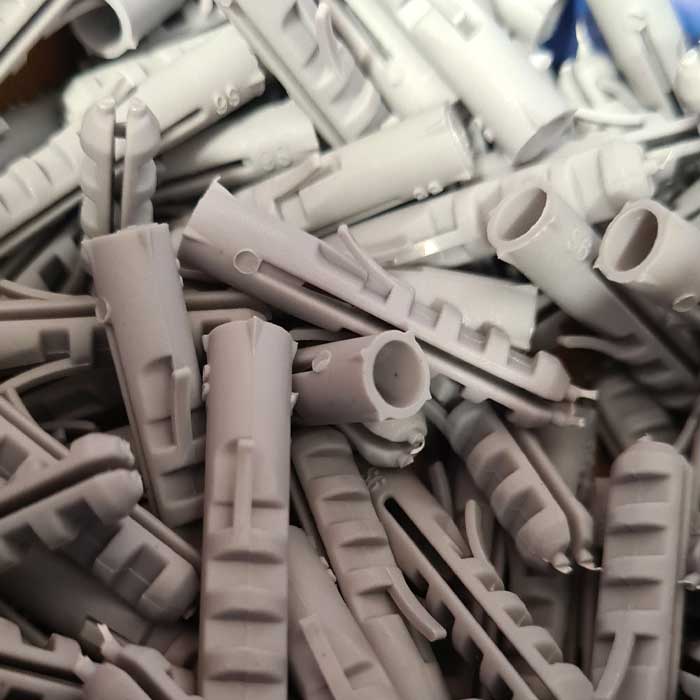 6 x 30mm Premium Nylon Wall Plugs - Screw Size 3.5mm - 5mm