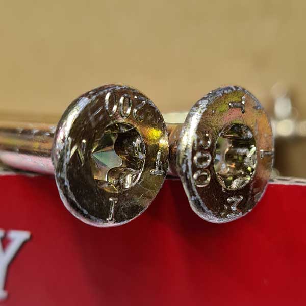 Detail image showing the head of the 8.0 x 200mm Pozi Countersunk Velocity Premium Woodscrews from Fusion Fixings