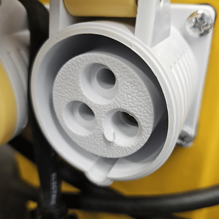 Faithfull Power Plus TRAN33A – 3.3 kVA Dual-Socket 110 V Site Transformer, IP44 Weatherproof